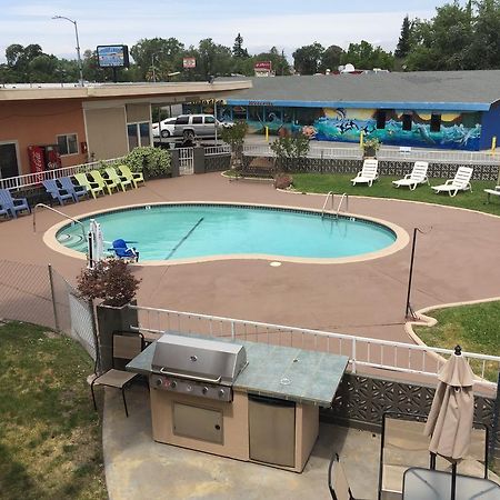 Americas Best Value Inn Red Bluff Exterior photo