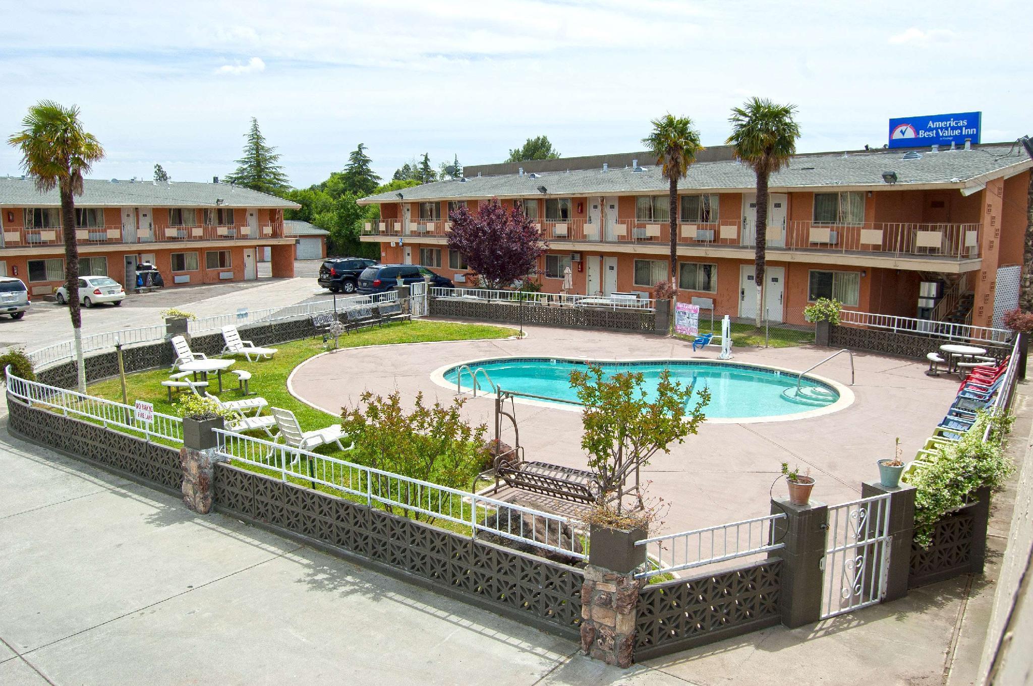 Americas Best Value Inn Red Bluff Exterior photo