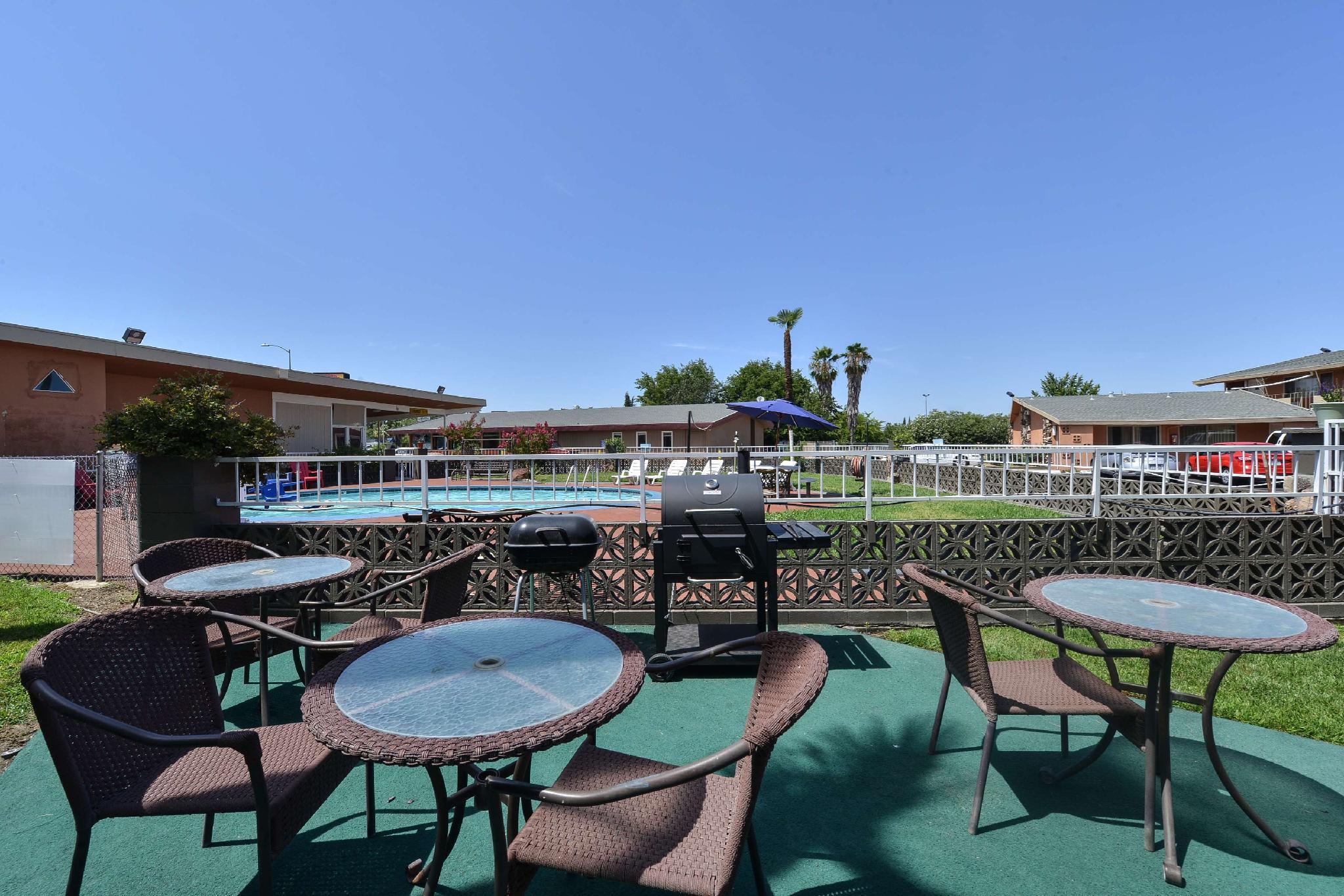 Americas Best Value Inn Red Bluff Exterior photo