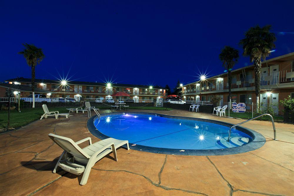 Americas Best Value Inn Red Bluff Exterior photo