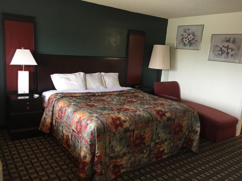 Americas Best Value Inn Red Bluff Exterior photo
