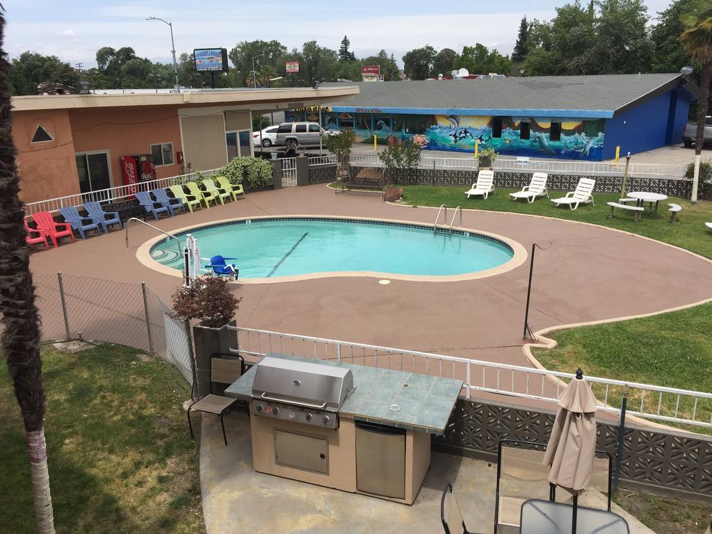 Americas Best Value Inn Red Bluff Exterior photo