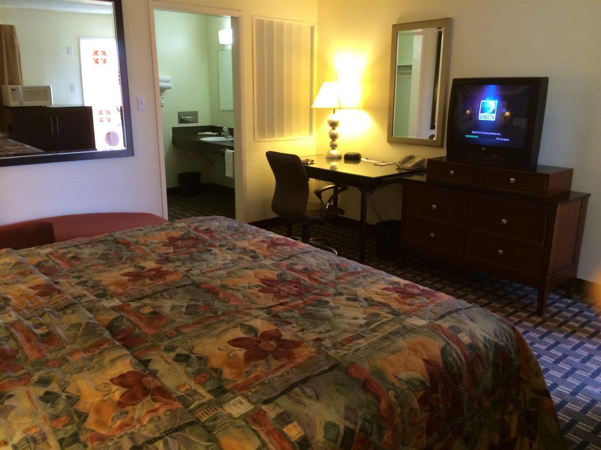 Americas Best Value Inn Red Bluff Exterior photo