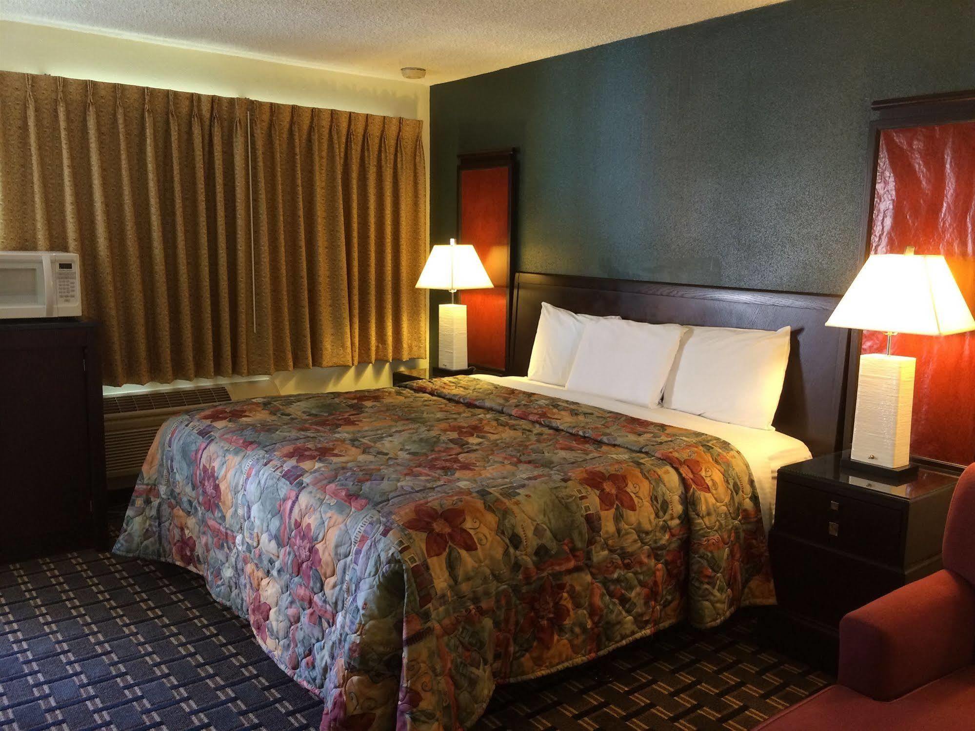 Americas Best Value Inn Red Bluff Exterior photo