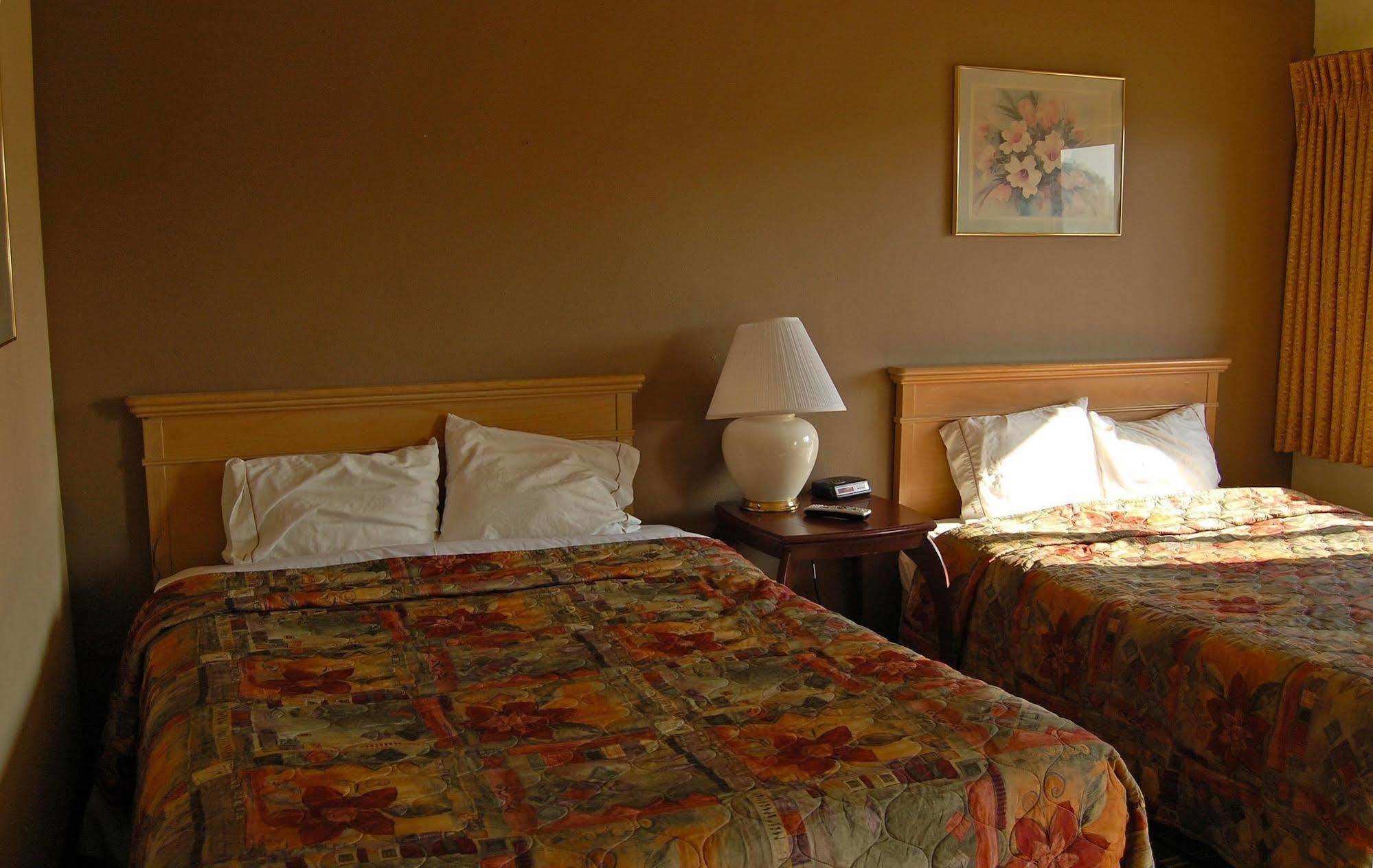 Americas Best Value Inn Red Bluff Exterior photo